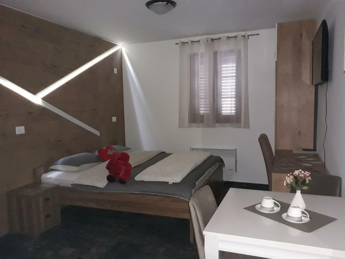 Hotel Tilia Cetinje Exterior foto